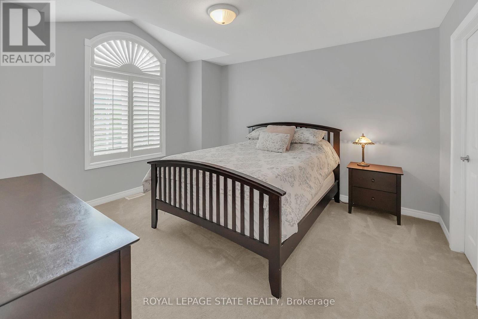 Photo 38 of 60 Gage Street, Grimsby ON