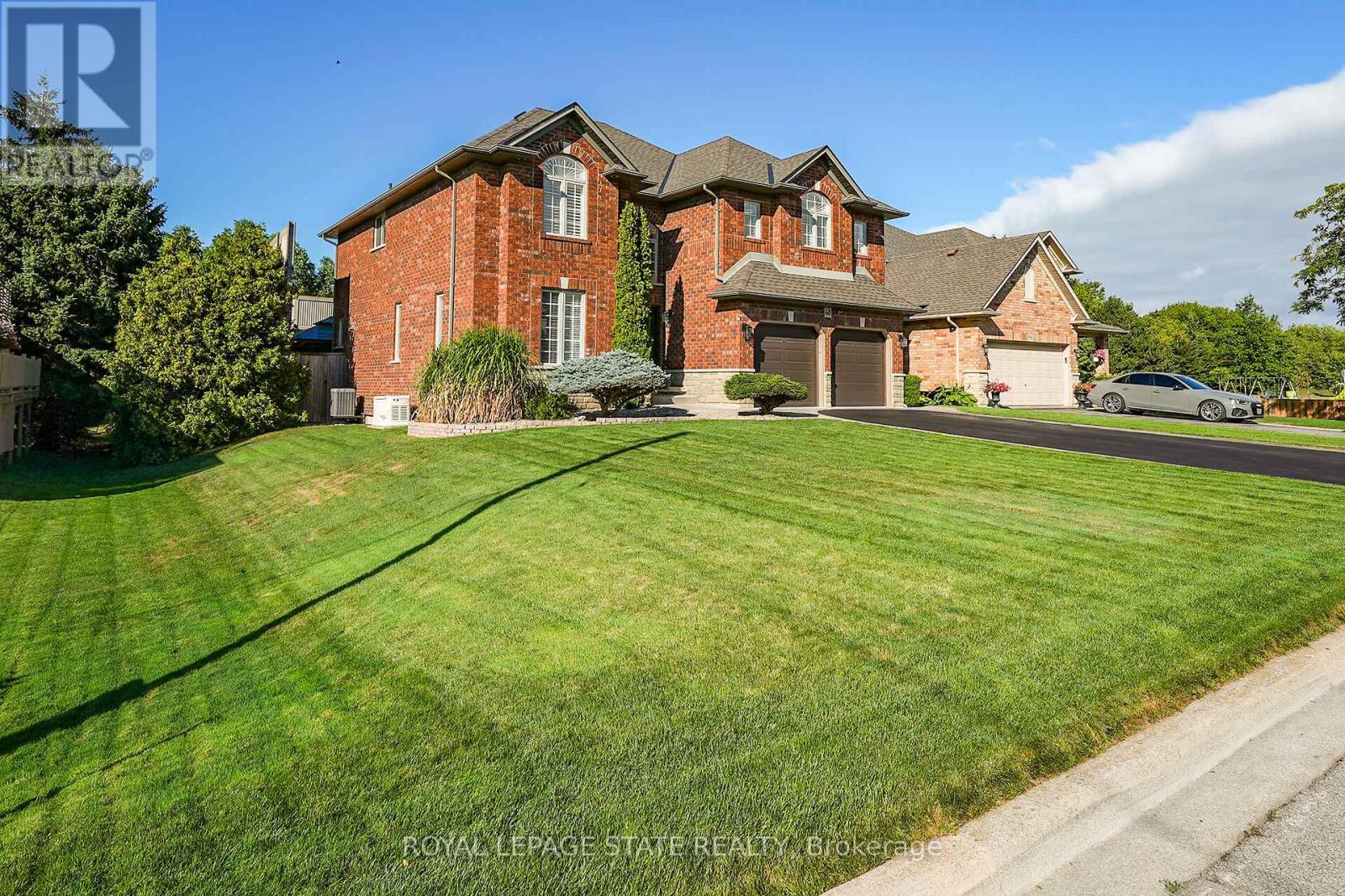 Photo 50 of 60 Gage Street, Grimsby ON