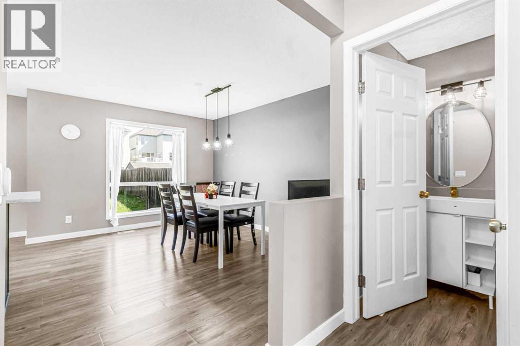 Photo 31 of 137 Covepark Crescent Ne, Calgary AB