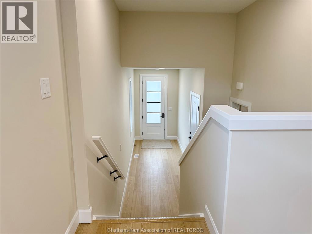 Photo 1 of 174 Ironwood Trail, Chatham ON