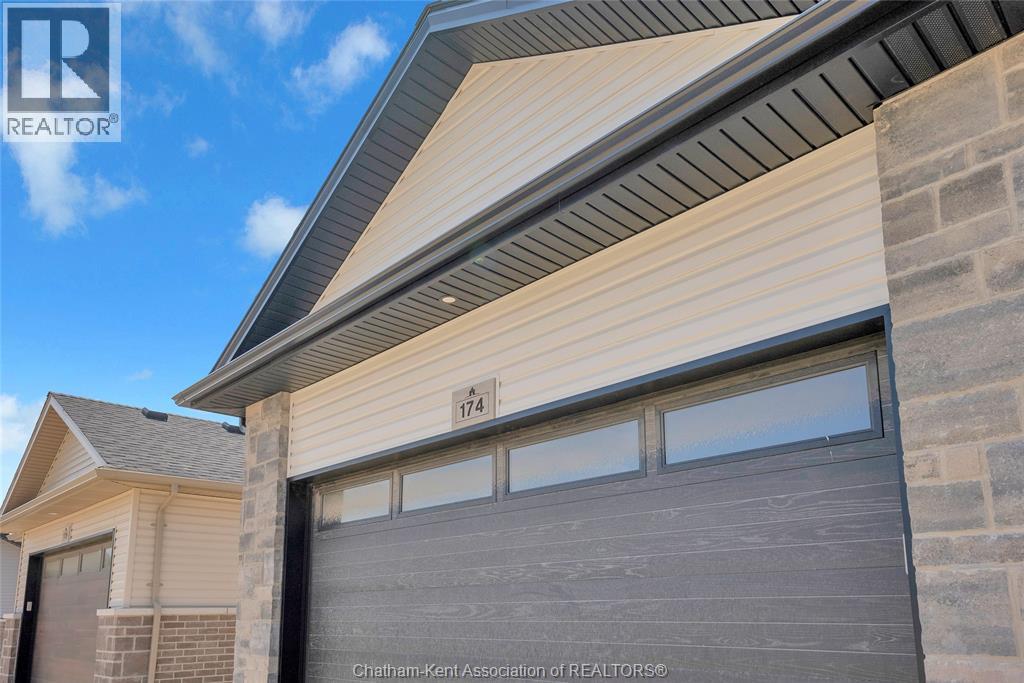 Photo 5 of 174 Ironwood Trail, Chatham ON