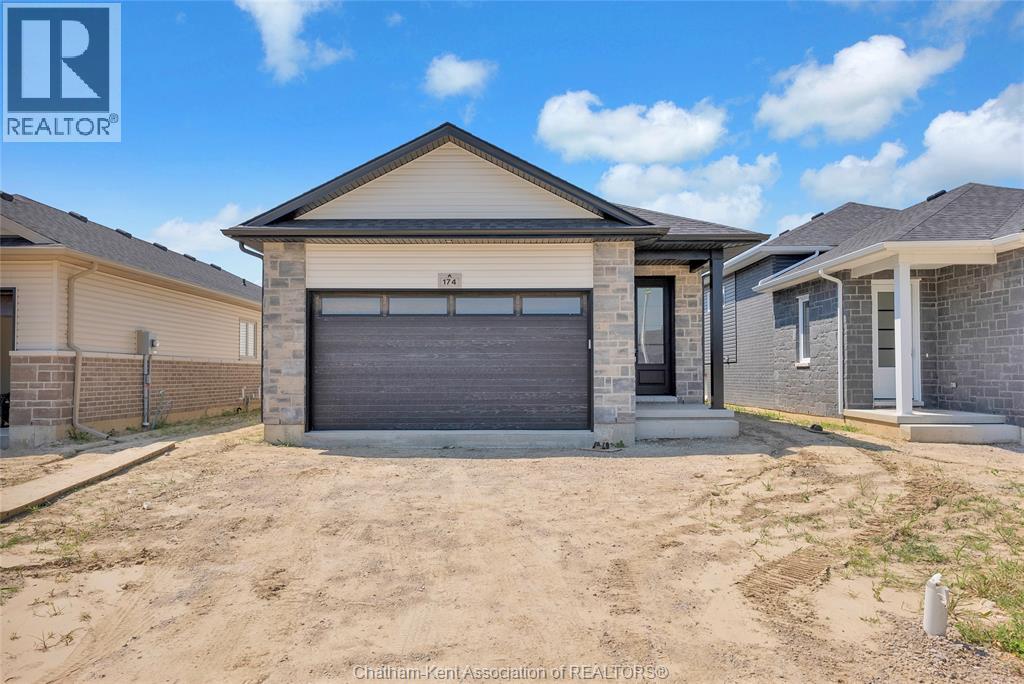 Photo 10 of 174 Ironwood Trail, Chatham ON