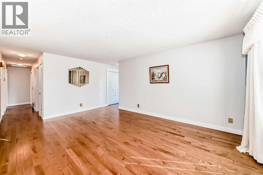 Single Family House Bungalow for Sale in   Street NE Temple Calgary 