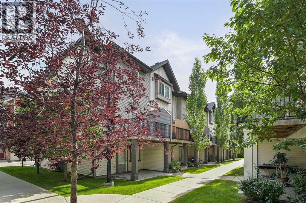Photo 2 of 37 New Brighton Point Se, Calgary AB