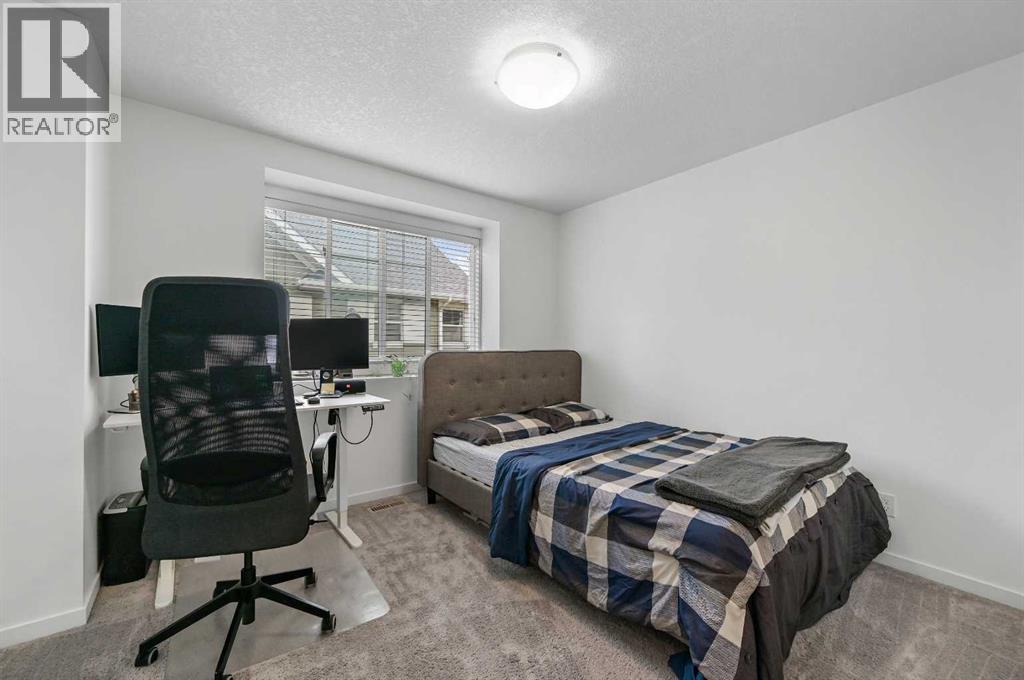 Photo 1 of 37 New Brighton Point Se, Calgary AB