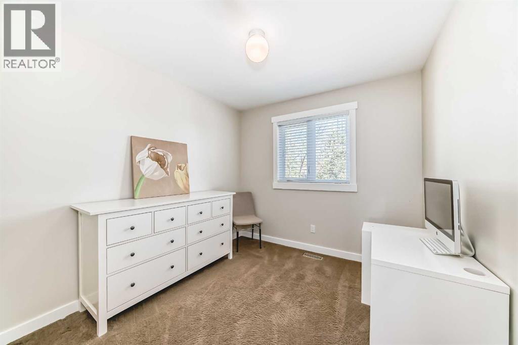 Single Family House 4 Level for Sale in  Signal Hill Place SW Signal Hill Calgary 