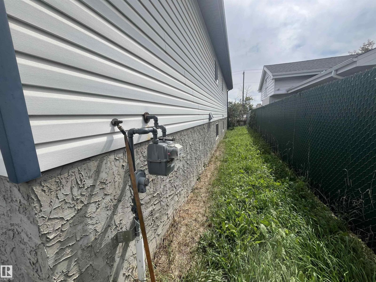 9518 106 AV NW, Edmonton