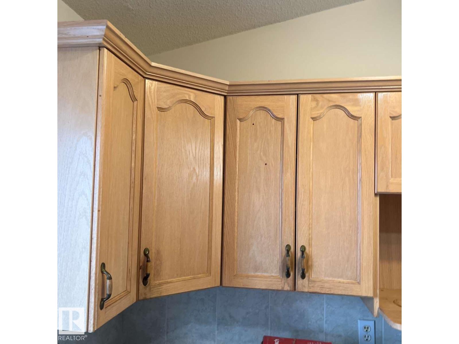 9518 106 AV NW, Edmonton