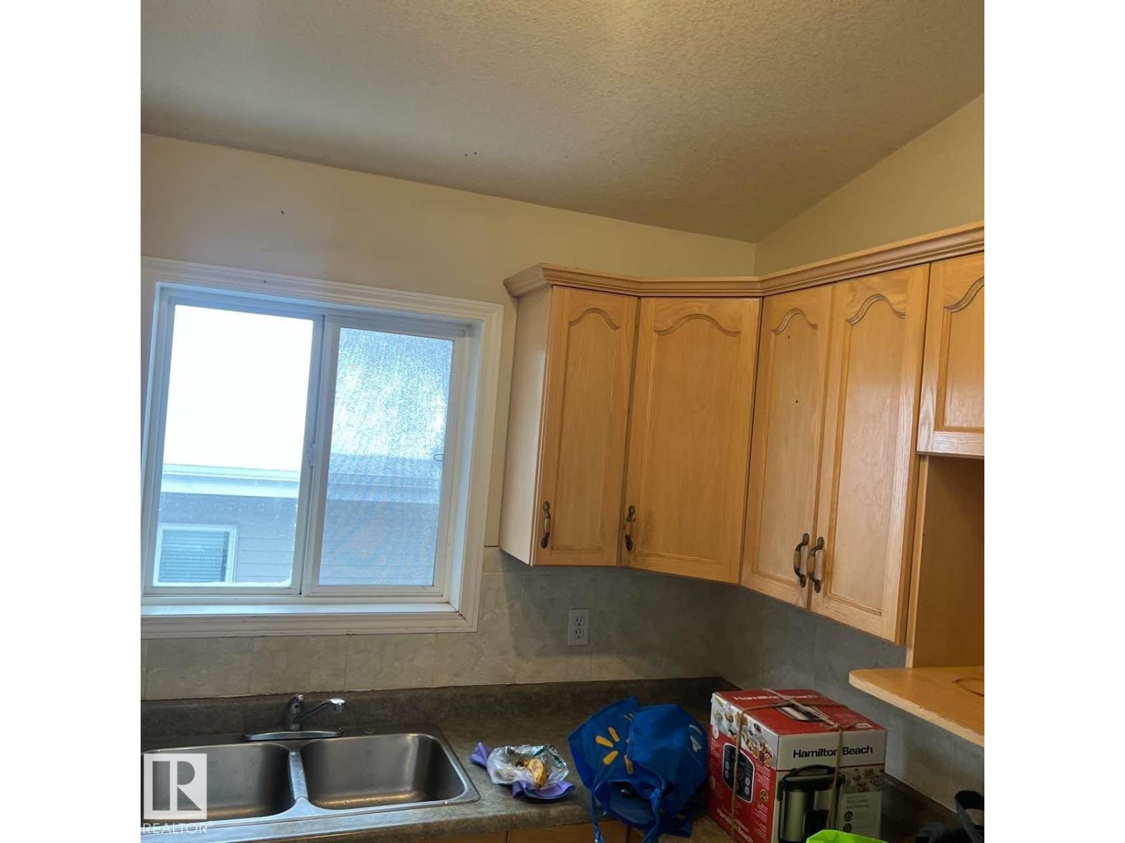 9518 106 AV NW, Edmonton