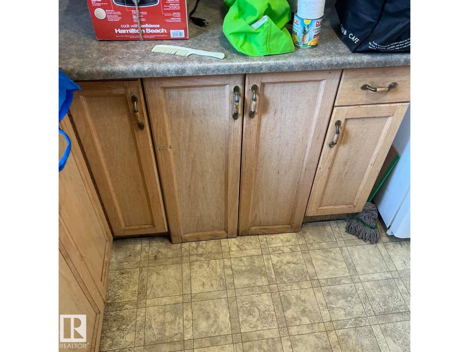 9518 106 AV NW, Edmonton