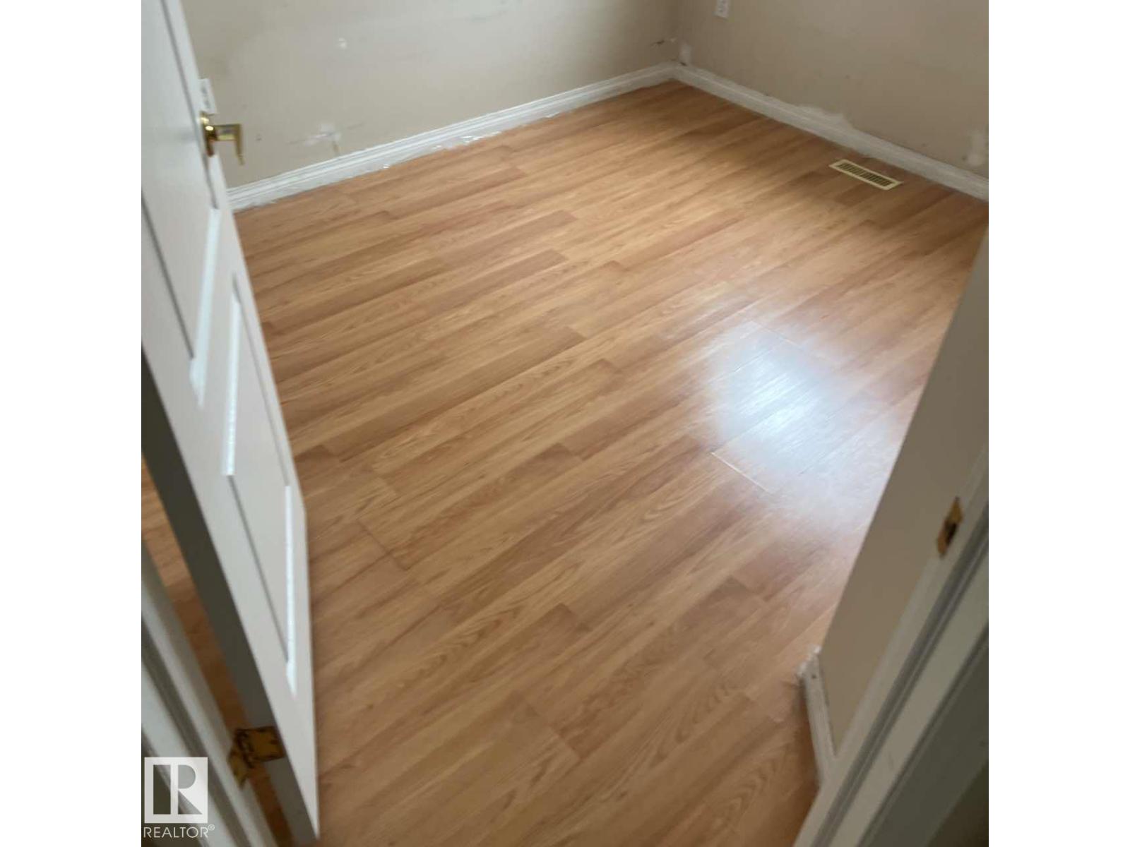 9518 106 AV NW, Edmonton