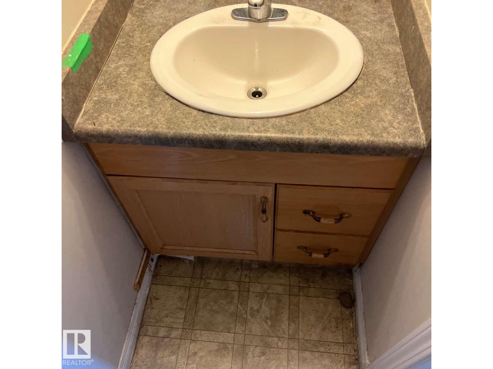 9518 106 AV NW, Edmonton