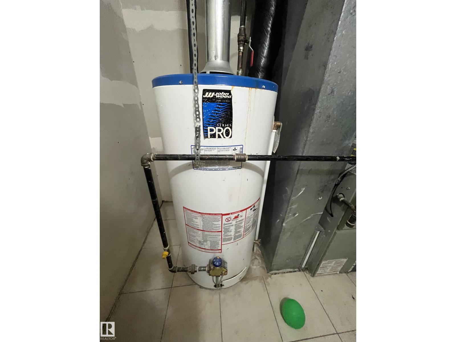 9518 106 AV NW, Edmonton