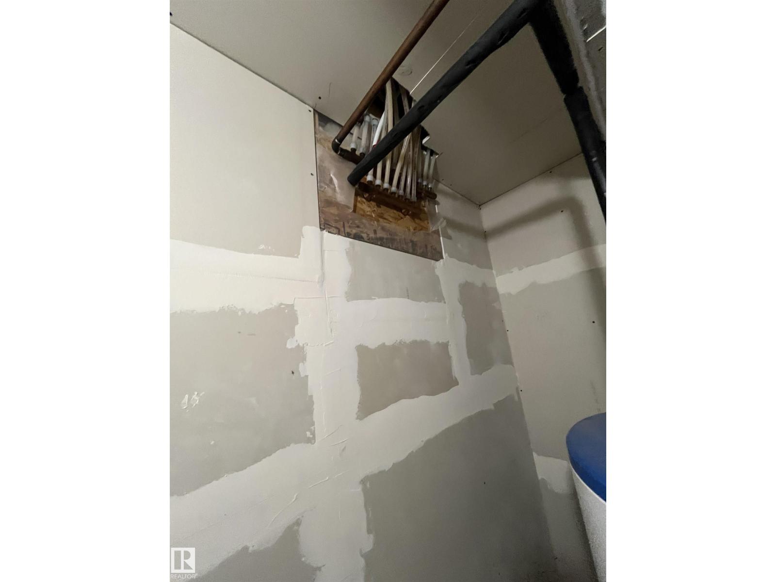 9518 106 AV NW, Edmonton