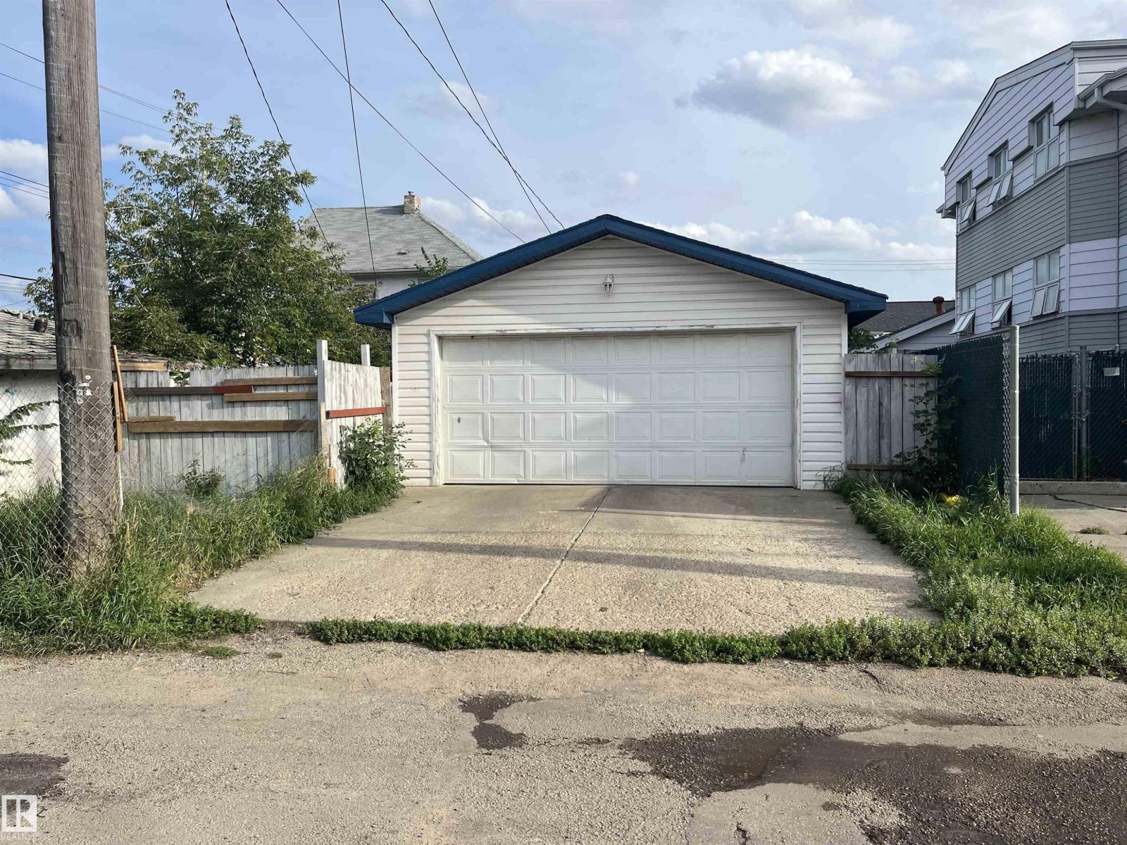 9518 106 AV NW, Edmonton