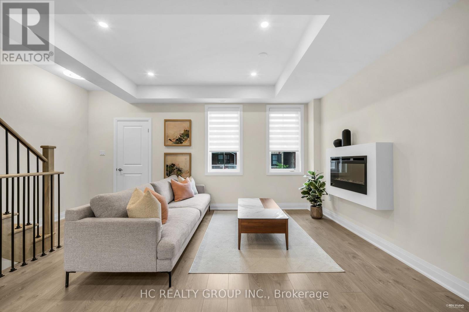 Photo 23 of 41 Mcconaghy Court, Vaughan ON