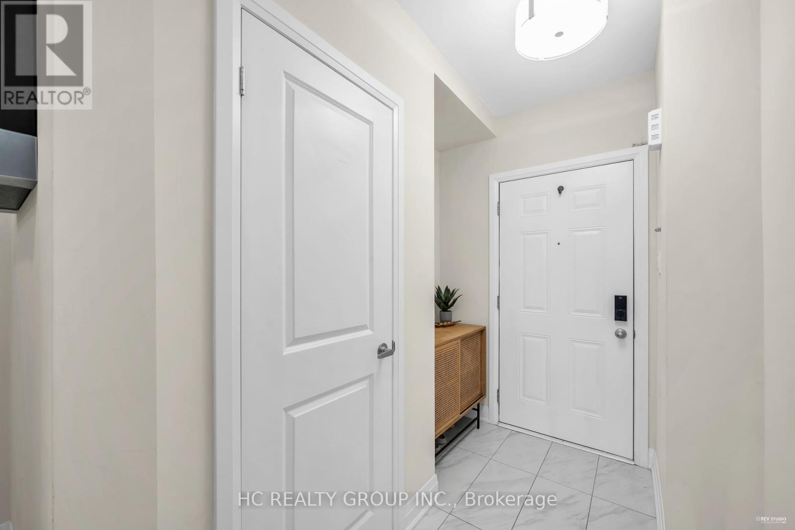 Photo 36 of 41 Mcconaghy Court, Vaughan ON