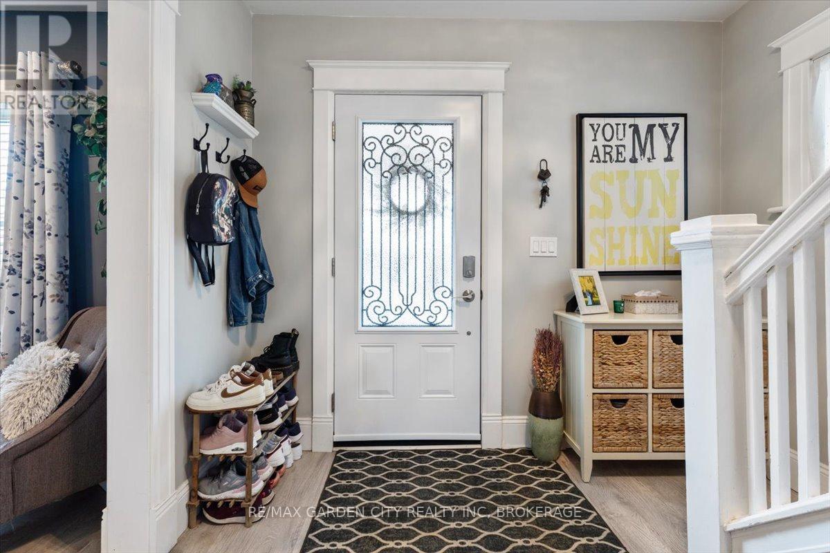 Photo 19 of 22 Chaplin Avenue, St Catharines ON