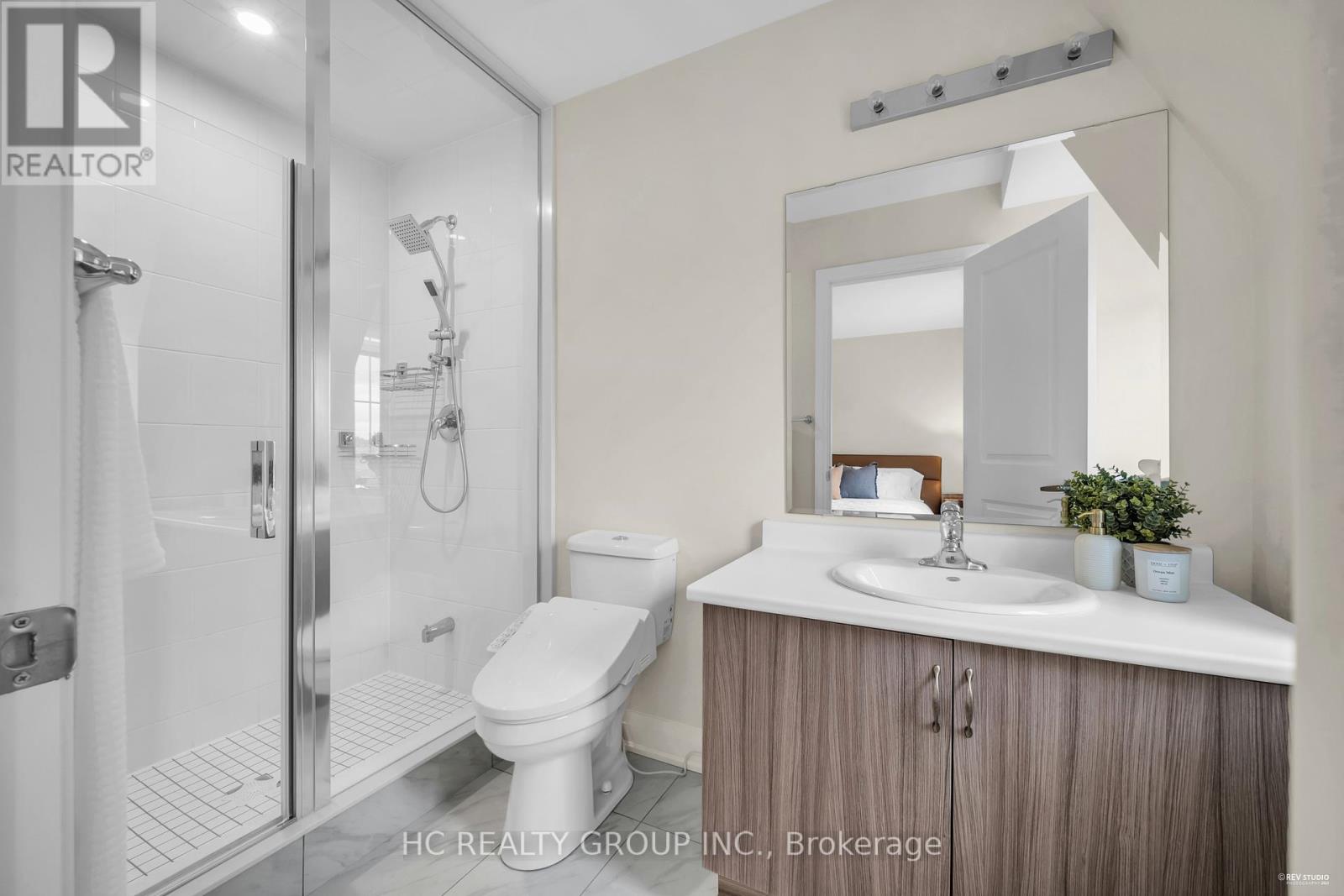 Photo 38 of 41 Mcconaghy Court, Vaughan ON