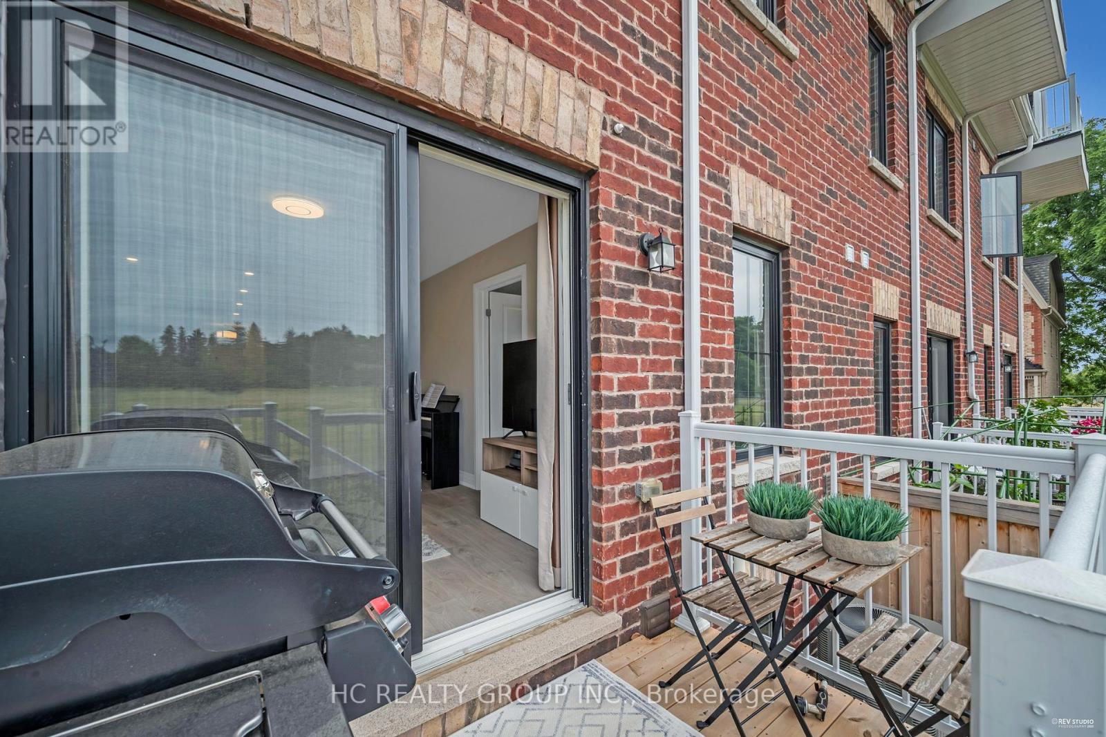 Photo 24 of 41 Mcconaghy Court, Vaughan ON