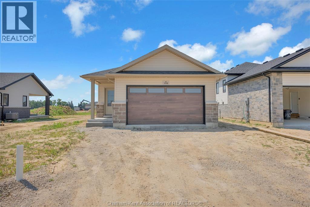 Photo 10 of 178 Ironwood Trail, Chatham ON