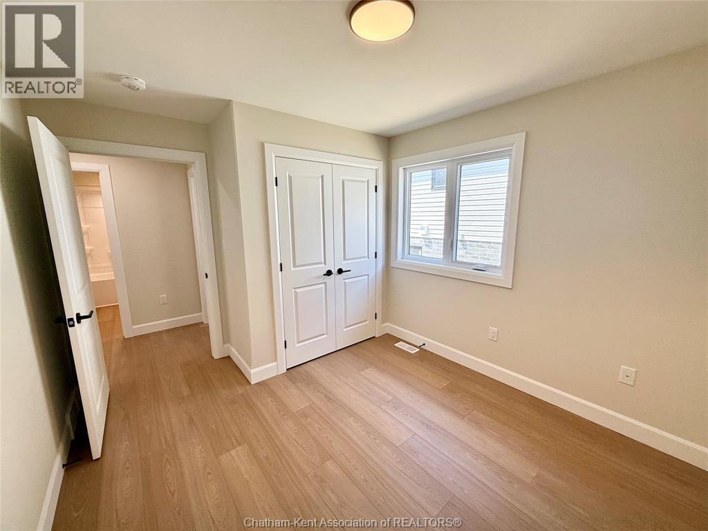 Photo 15 of 178 Ironwood Trail, Chatham ON