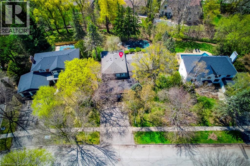 Photo 1 of 170 Cavendish Court, Oakville ON