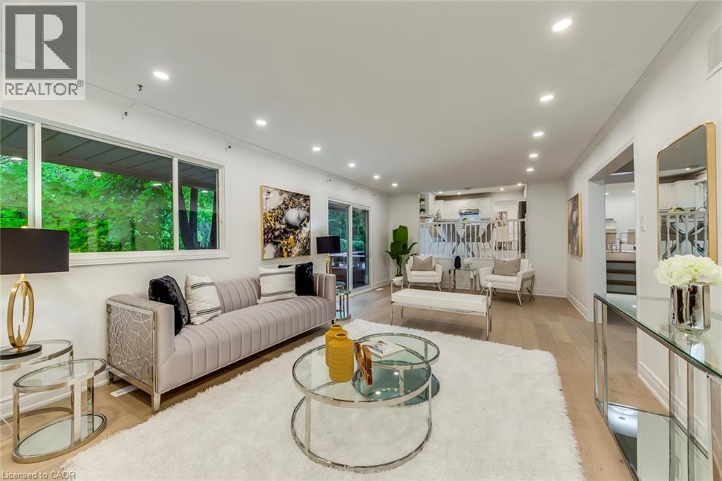 Photo 21 of 170 Cavendish Court, Oakville ON