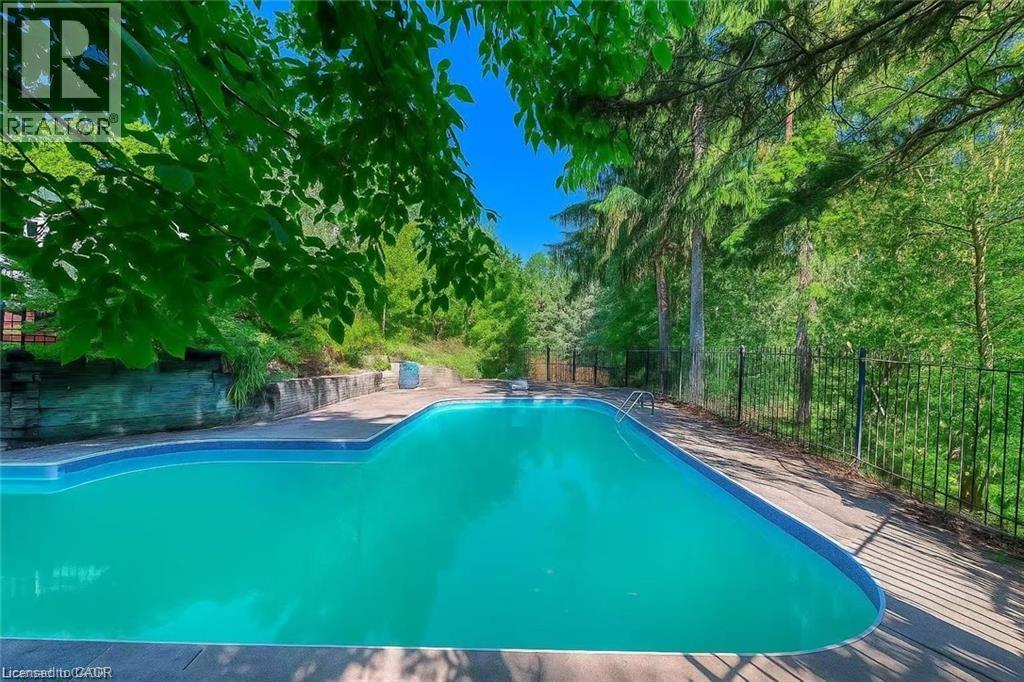 Photo 43 of 170 Cavendish Court, Oakville ON