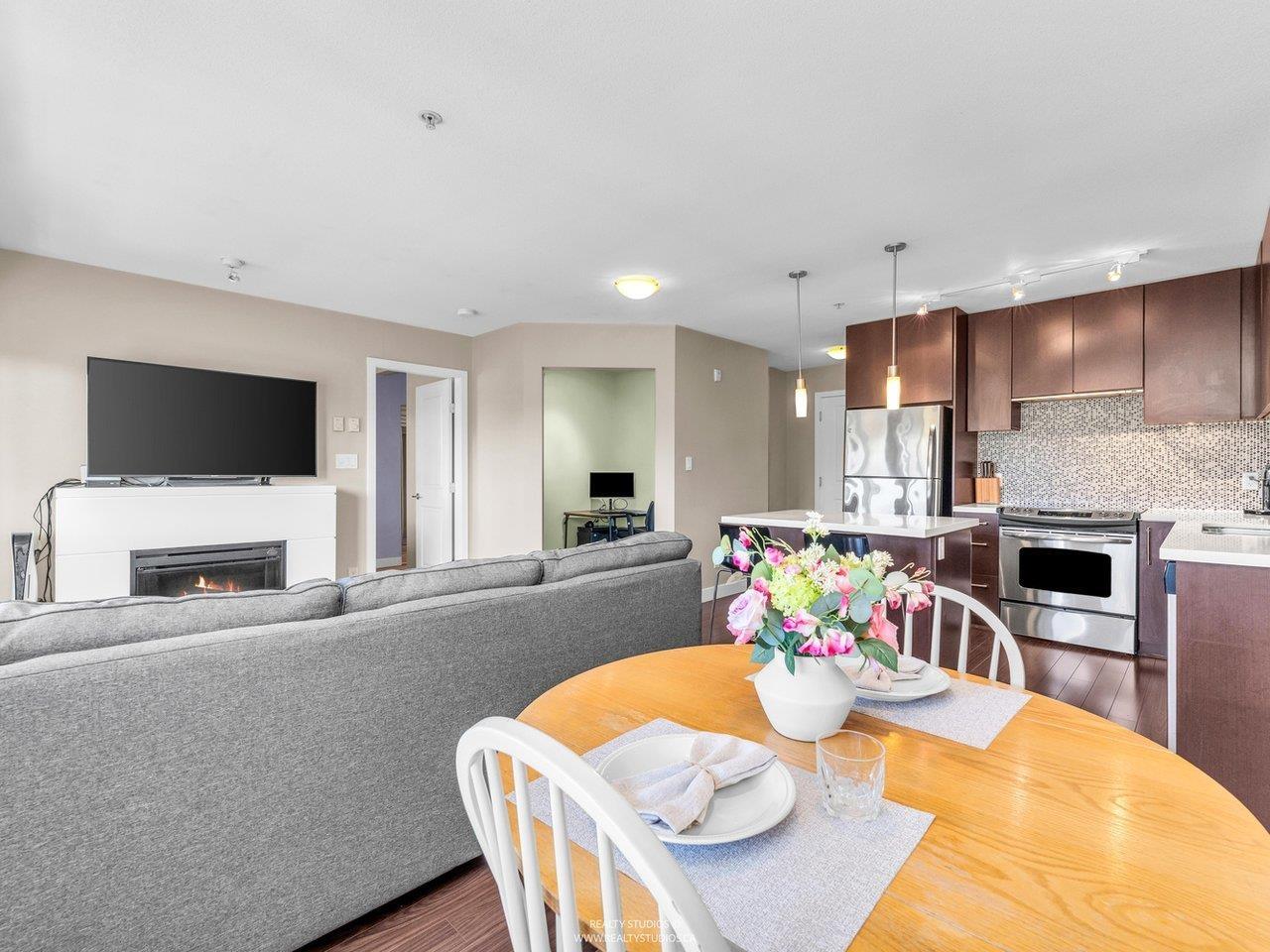 Photo 11 of 414 15735 Croydon Drive, Surrey BC