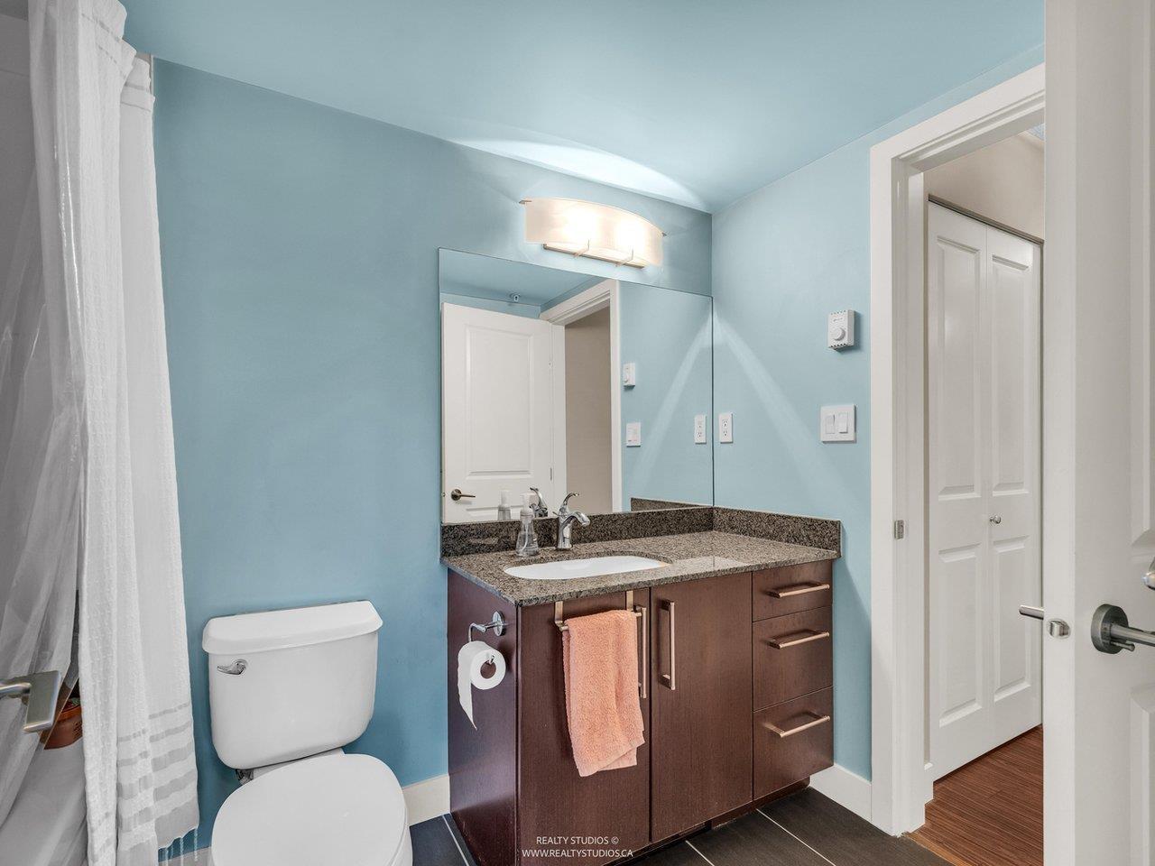 Photo 17 of 414 15735 Croydon Drive, Surrey BC