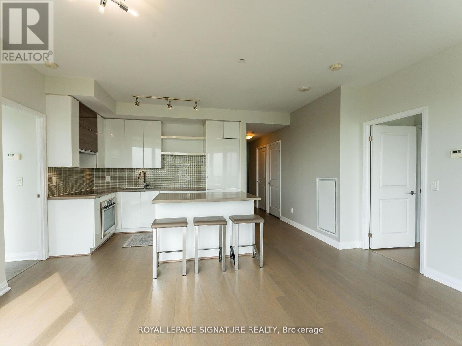 Photo 8 of 704 59 Annie Craig Drive, Toronto ON