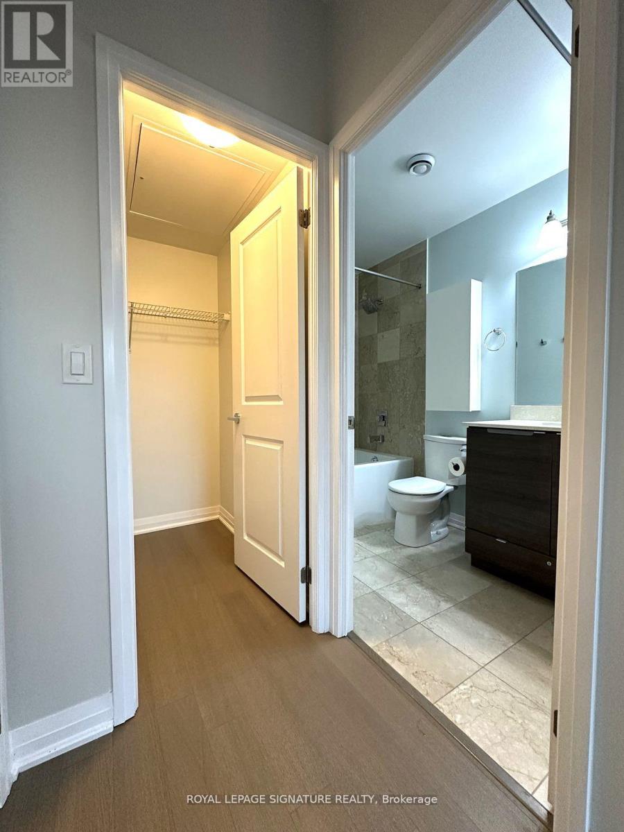 Photo 19 of 704 59 Annie Craig Drive, Toronto ON