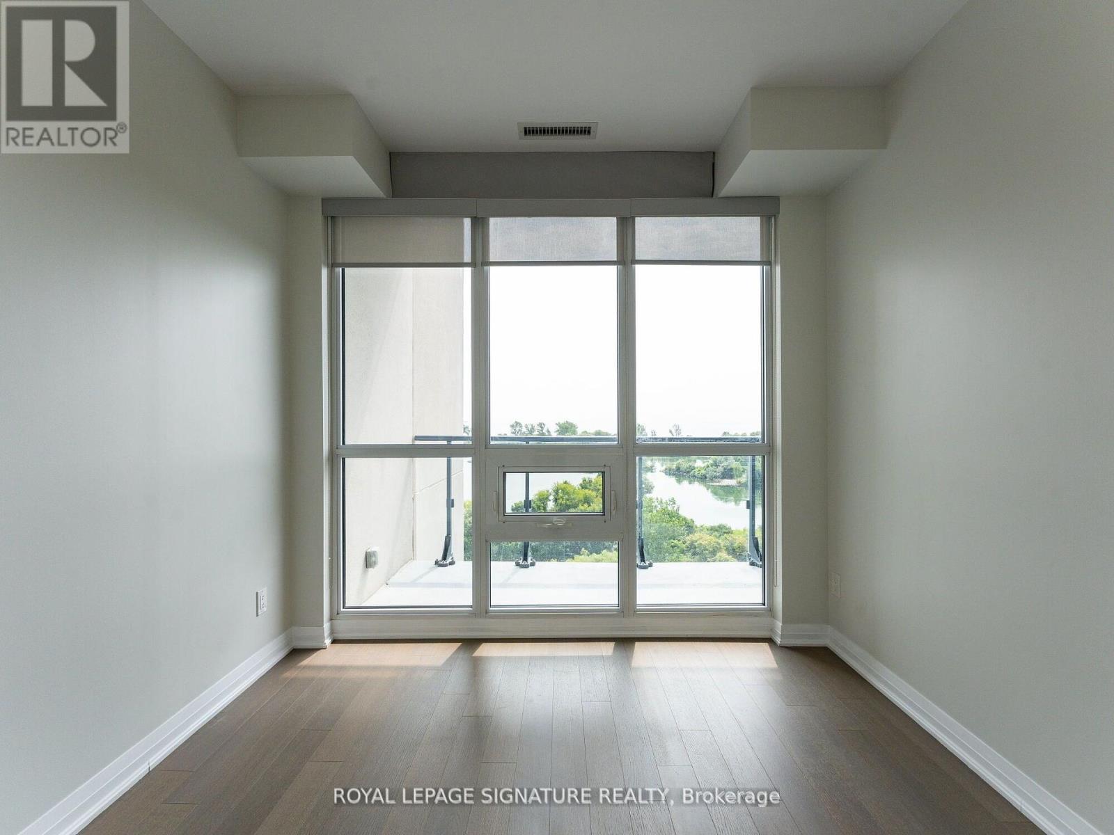 Photo 3 of 704 59 Annie Craig Drive, Toronto ON