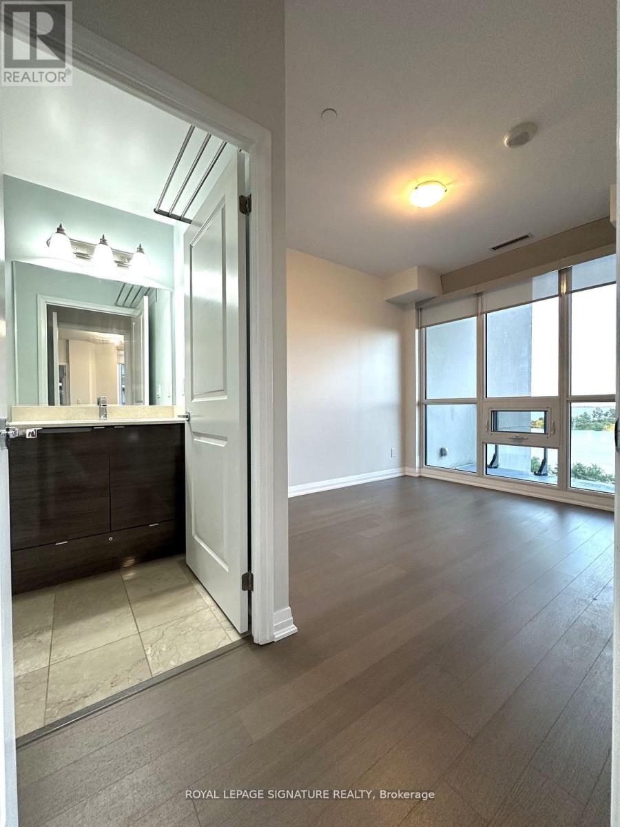 Photo 17 of 704 59 Annie Craig Drive, Toronto ON