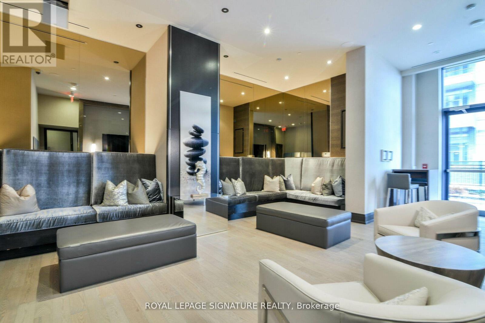 Photo 33 of 704 59 Annie Craig Drive, Toronto ON