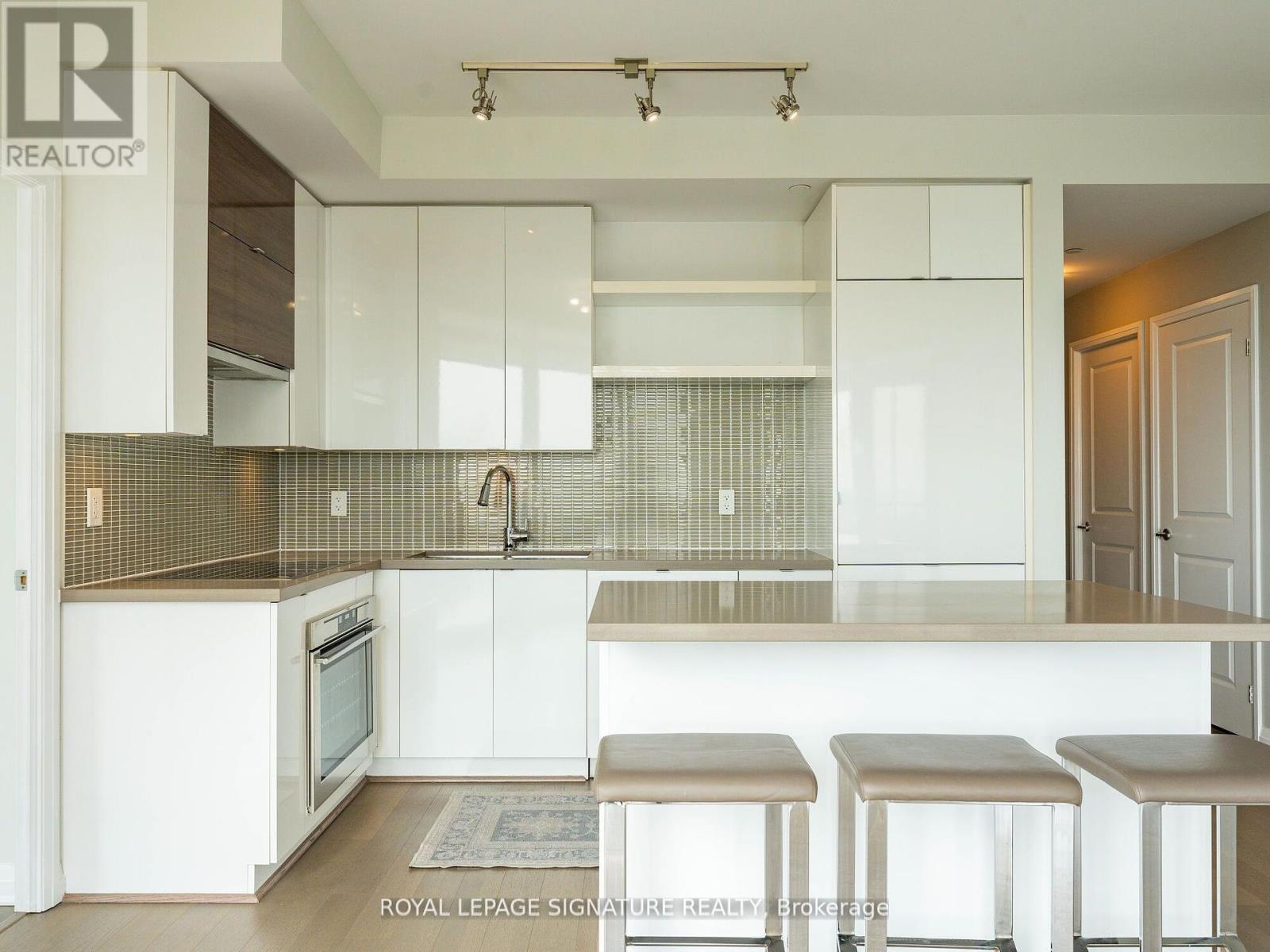Photo 35 of 704 59 Annie Craig Drive, Toronto ON