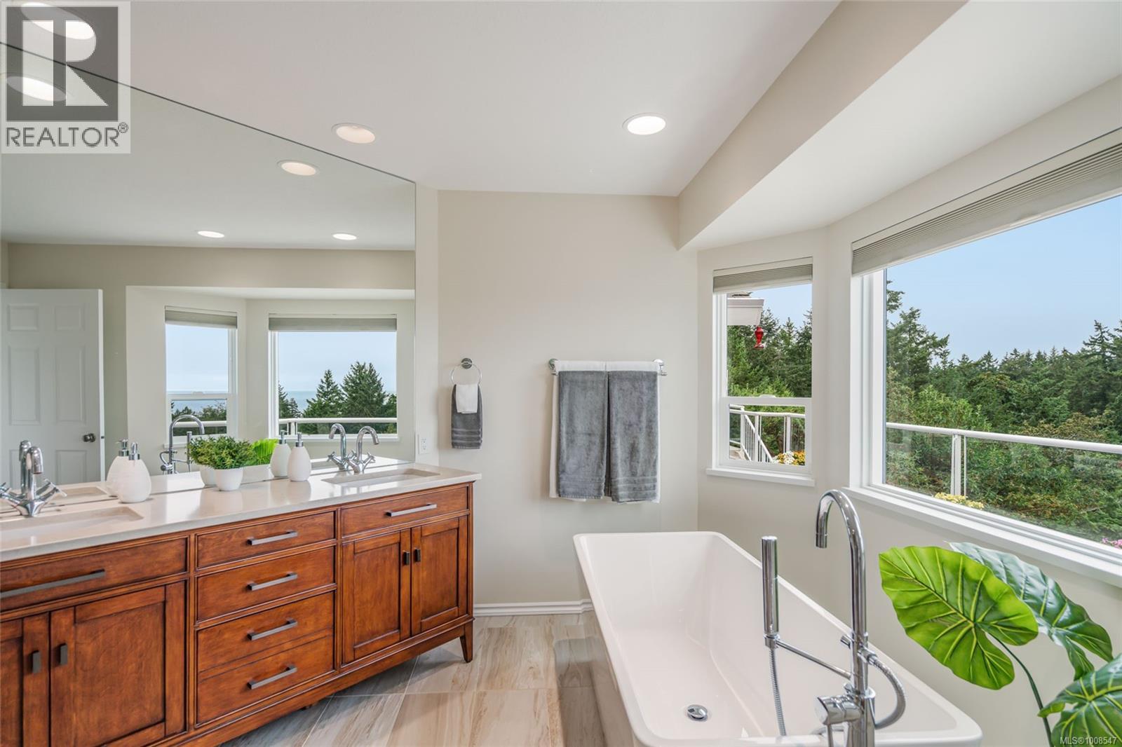 Photo 14 of 3419 Redden Rd, Nanoose Bay BC