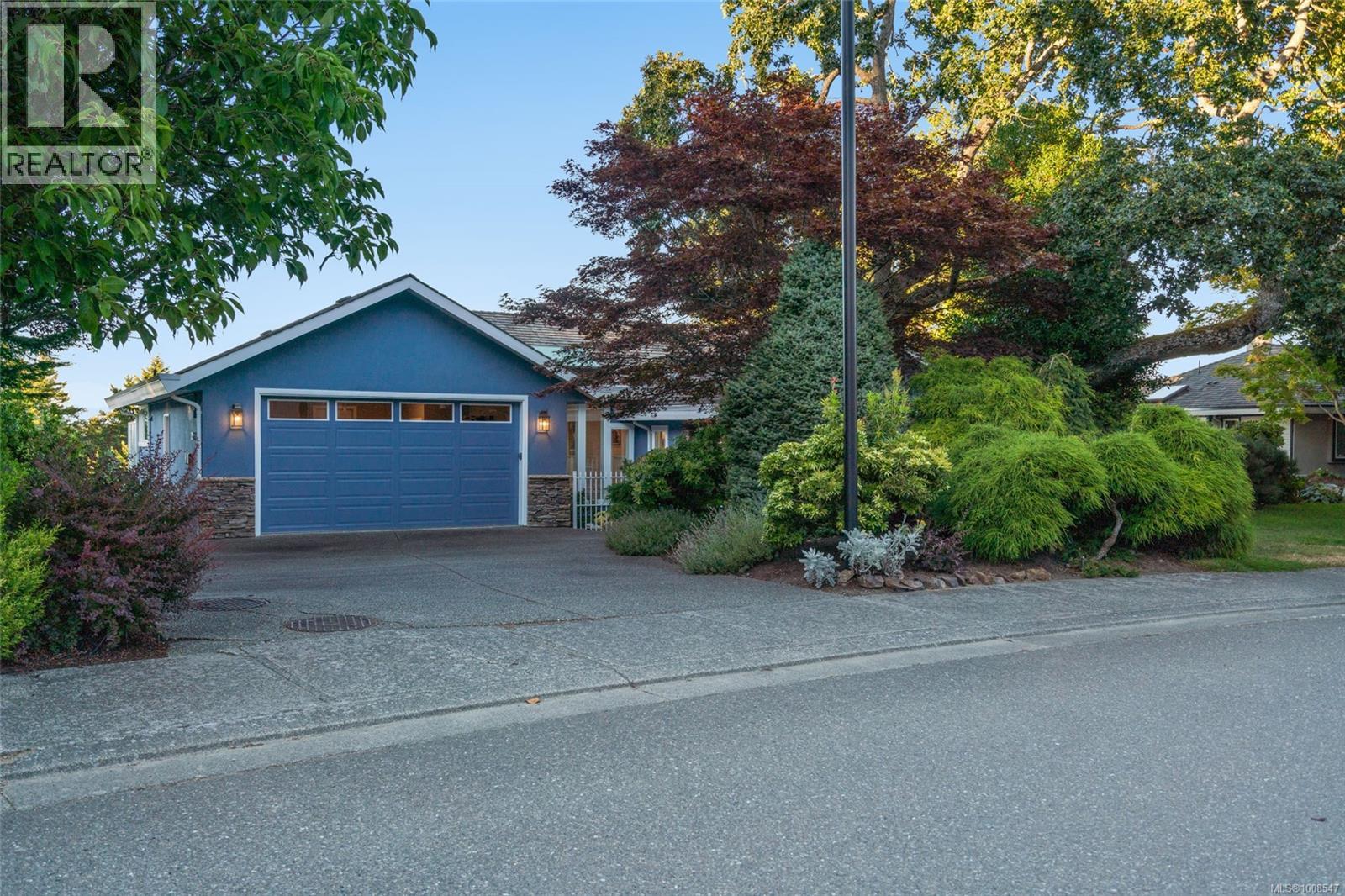 Photo 12 of 3419 Redden Rd, Nanoose Bay BC