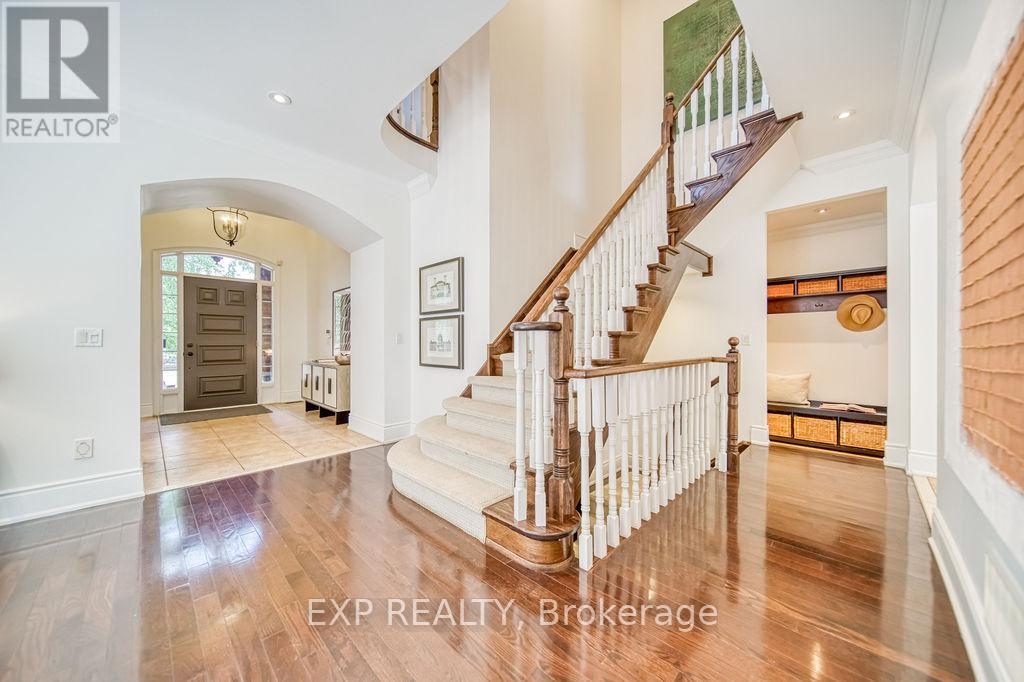 Photo 17 of 2283 Lyndhurst Drive, Oakville ON