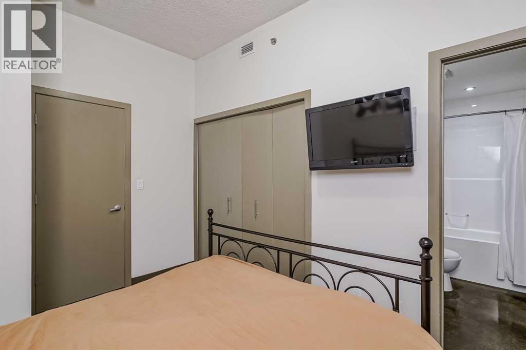 1311, 135 13 AVENUE SW - 22