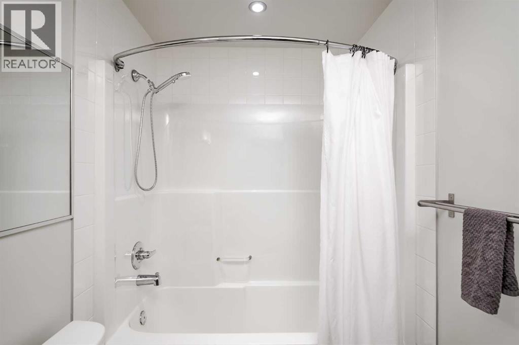 1311, 135 13 AVENUE SW - 24