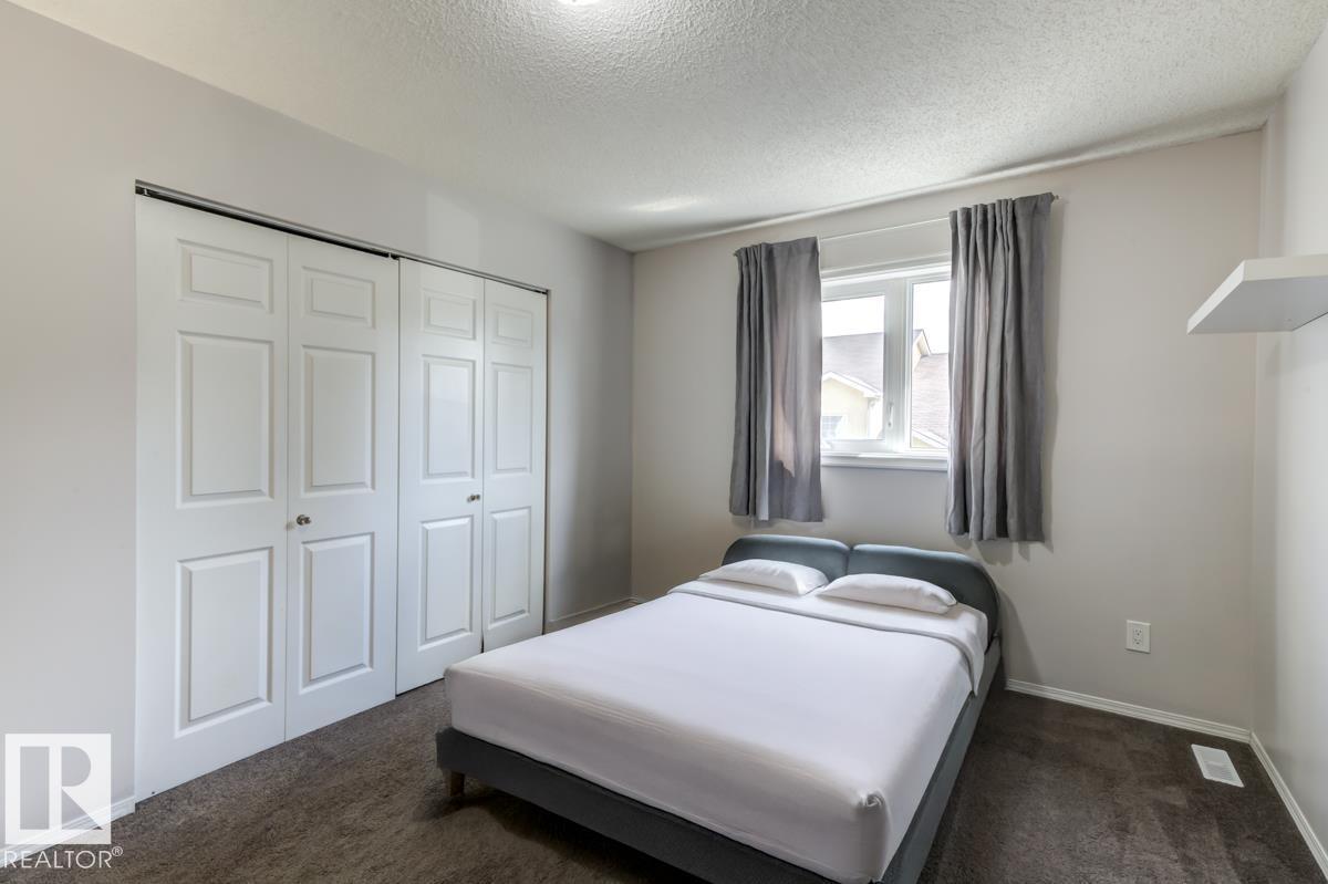 Photo 13 of 14659 52 St Nw, Edmonton AB