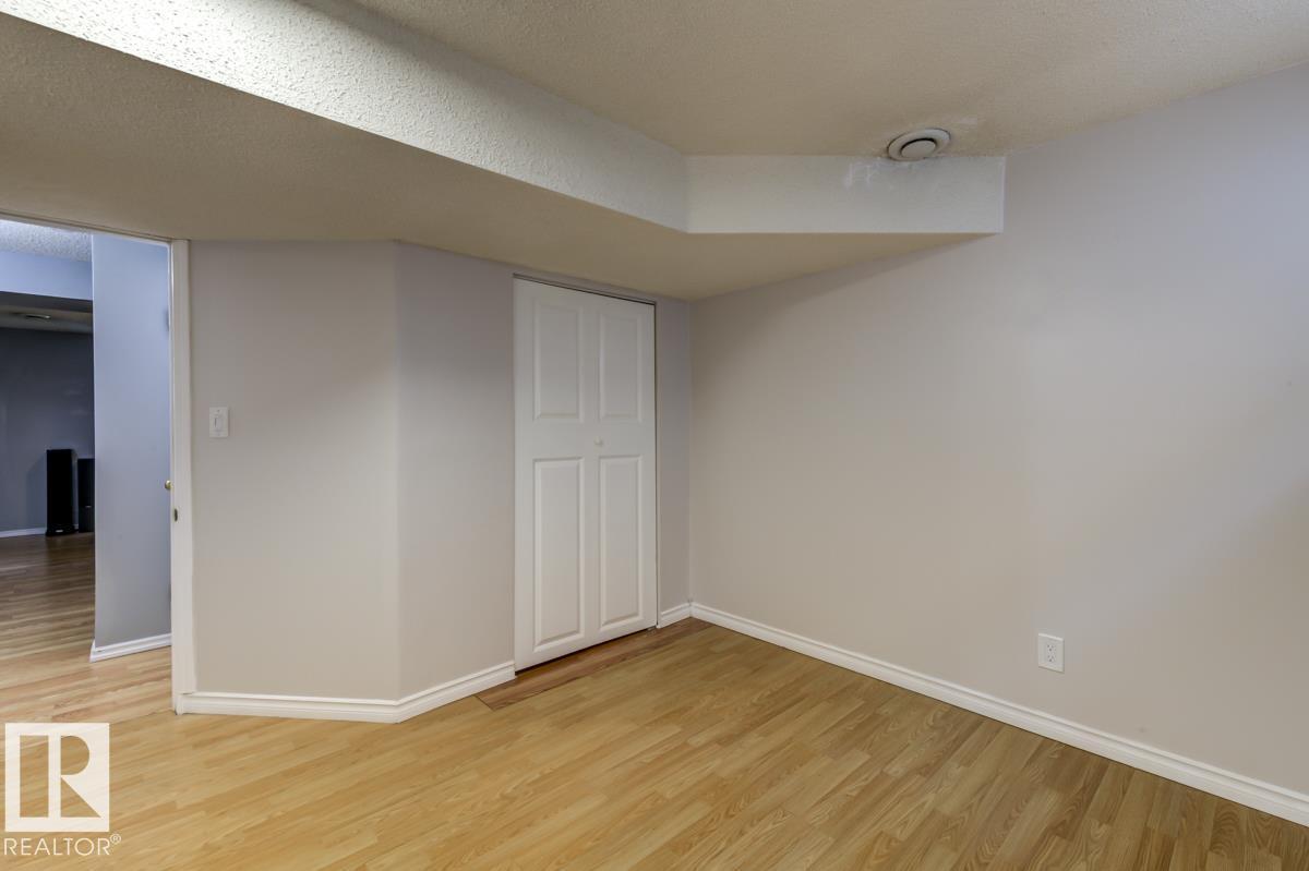 Photo 32 of 14659 52 St Nw, Edmonton AB