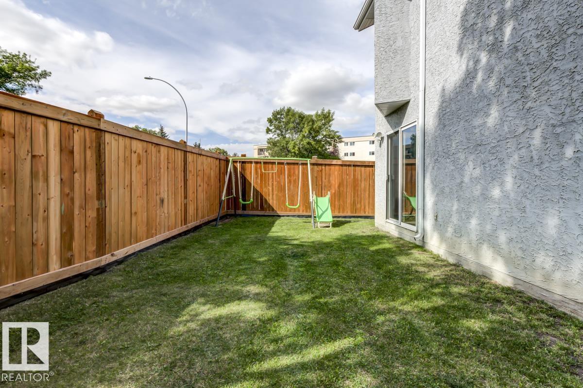 Photo 20 of 14659 52 St Nw, Edmonton AB