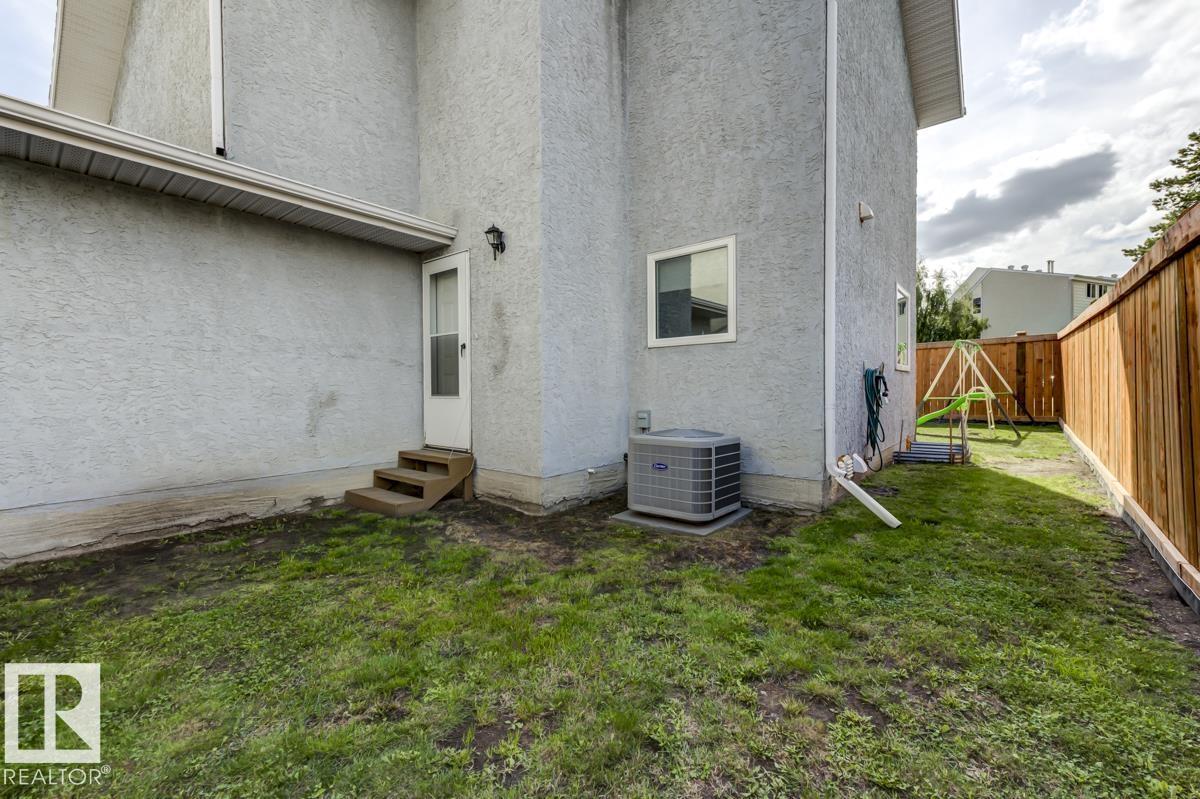 Photo 29 of 14659 52 St Nw, Edmonton AB