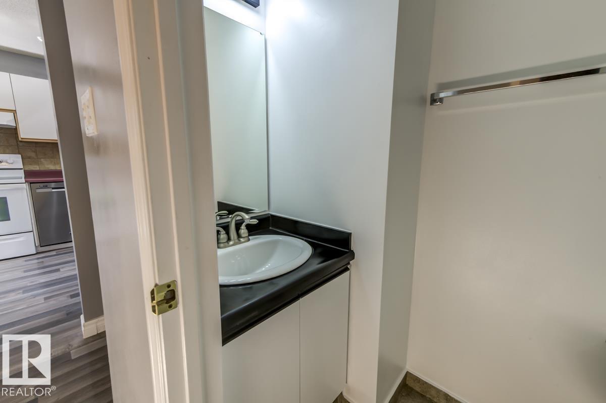 Photo 45 of 14659 52 St Nw, Edmonton AB