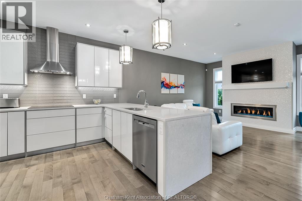 Photo 11 of 125 Cottage Place, Chatham ON