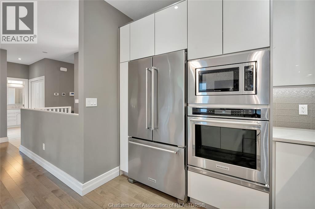 Photo 12 of 125 Cottage Place, Chatham ON
