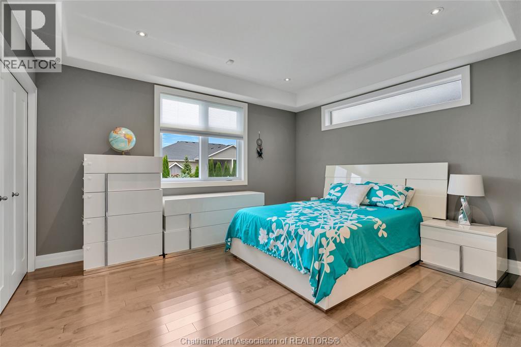 Photo 13 of 125 Cottage Place, Chatham ON